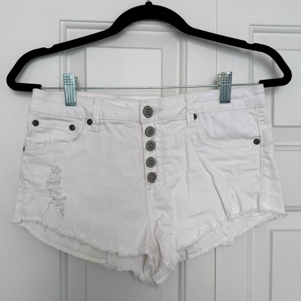 White Denim High Rise Curvy Shortie – Size 26